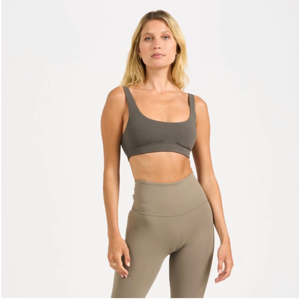 NWT Vuori daily bra oregano xs sports bra green